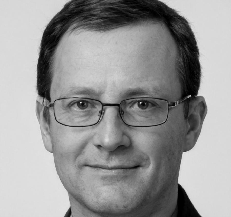 Portrait de Marc Dubois, directeur financier